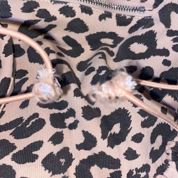 Mainstrip Wm’s Sz Sm Cream Cheetah Half Zip Kangaroo Pocket Hoodie Sweatshirt - Picture 5 of 5